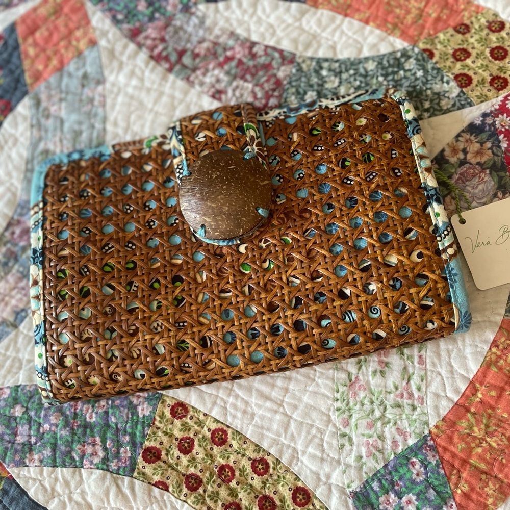 tiki clutch